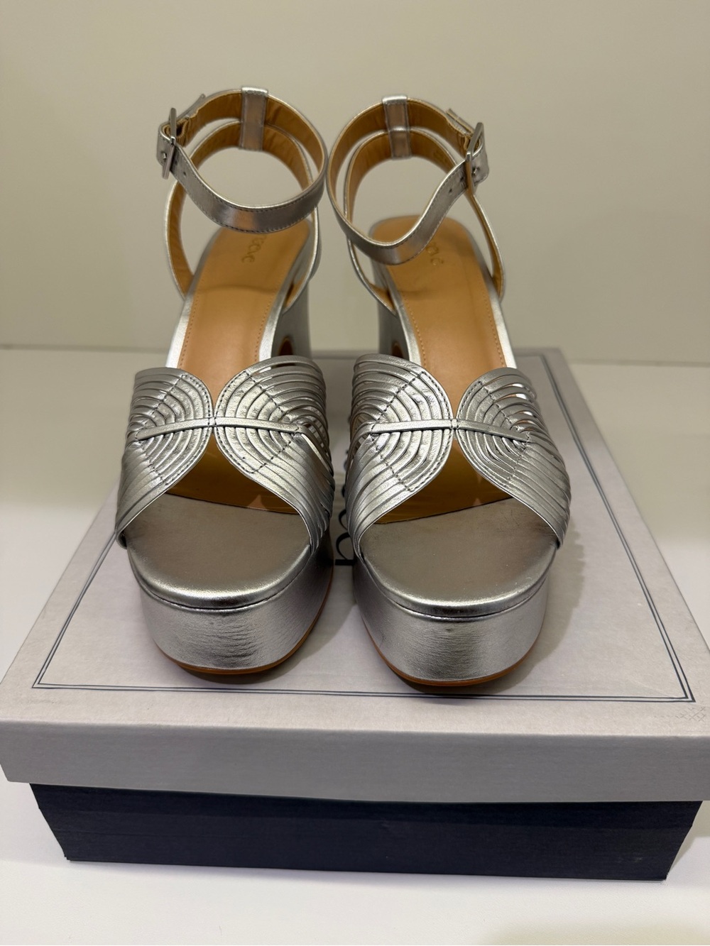 NWT Anthropology Maeve Platform Heels in Silver - Picture 3 of 7